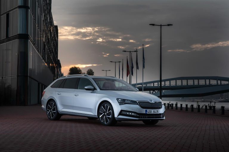 Skoda Superb iV: nuove immagini