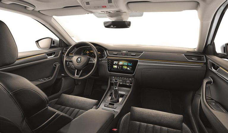 Skoda Superb iV: nuove immagini