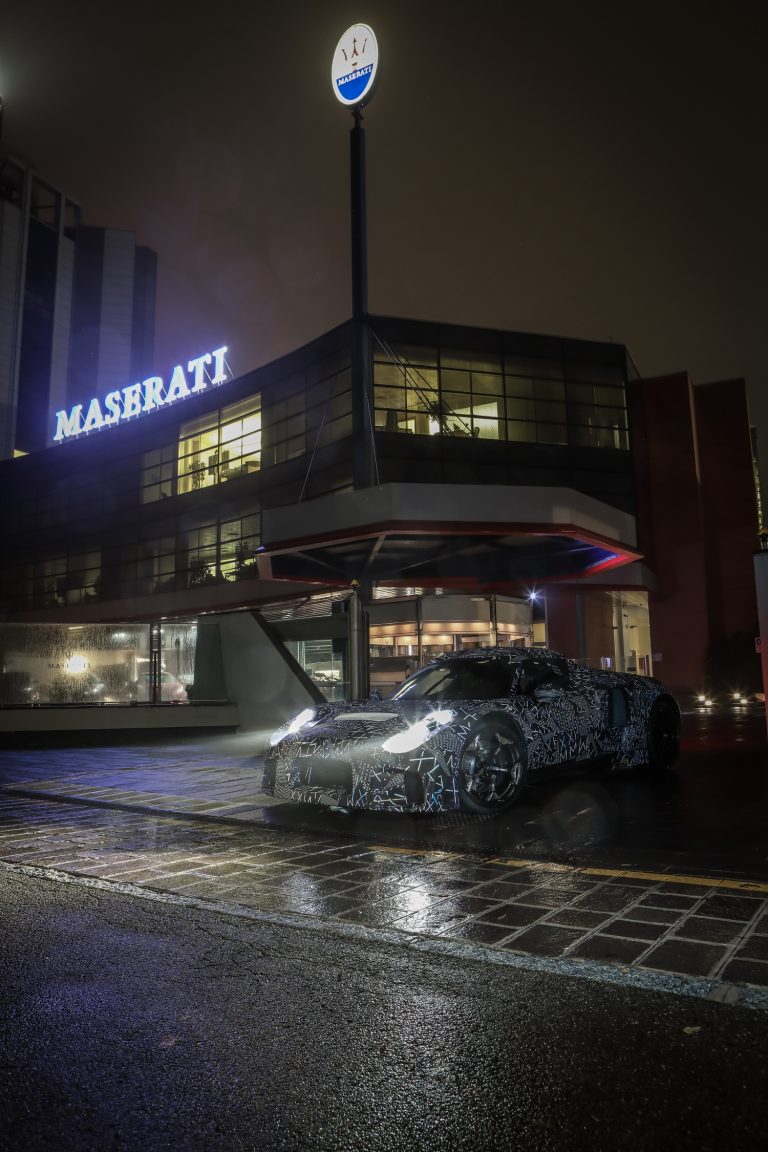 Maserati: il mulotipo per il nuovo motore affronta la strada