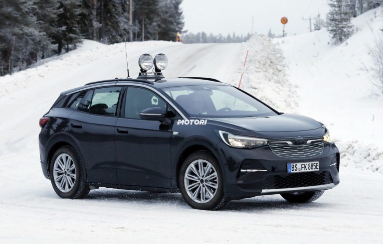 Volkswagen ID.4X: le foto spia