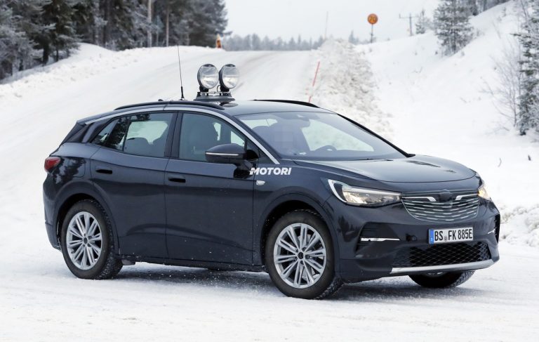 Volkswagen ID.4X: le foto spia