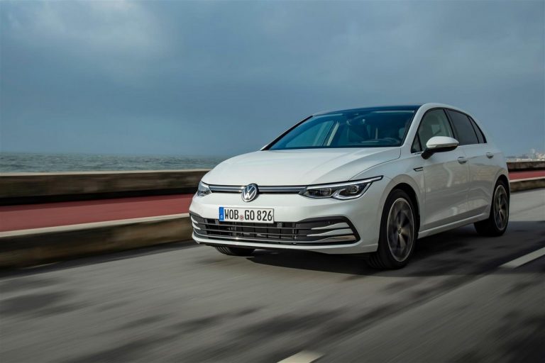 Volkswagen Golf 8: nuove immagini ufficiali