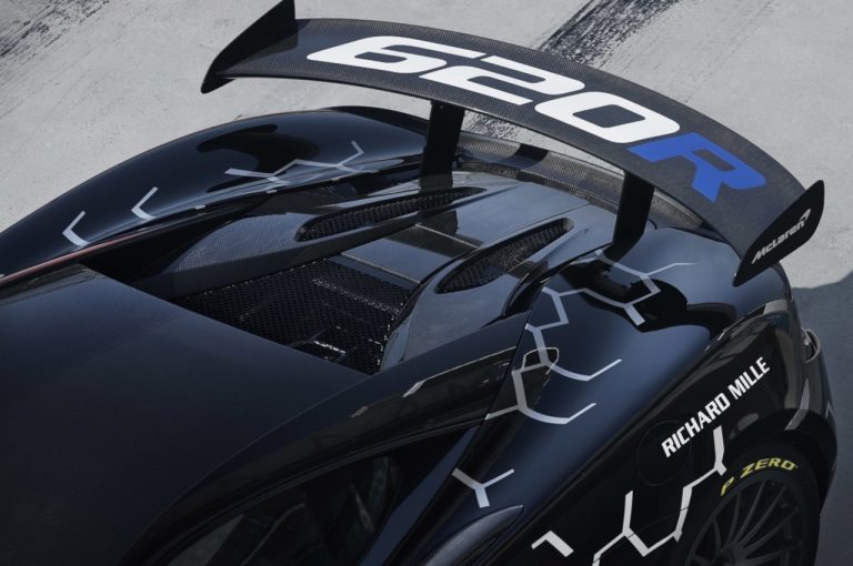 McLaren 620R 2020: immagini ufficiali