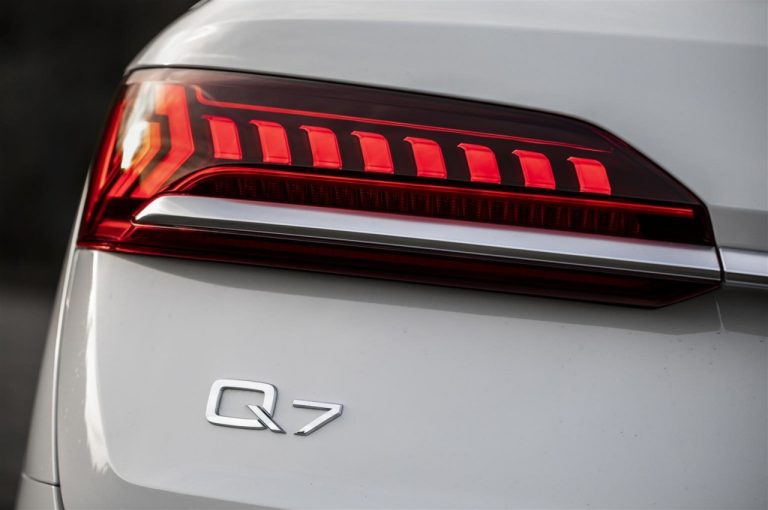 Audi Q7 TFSI e quattro 2020: immagini ufficiali