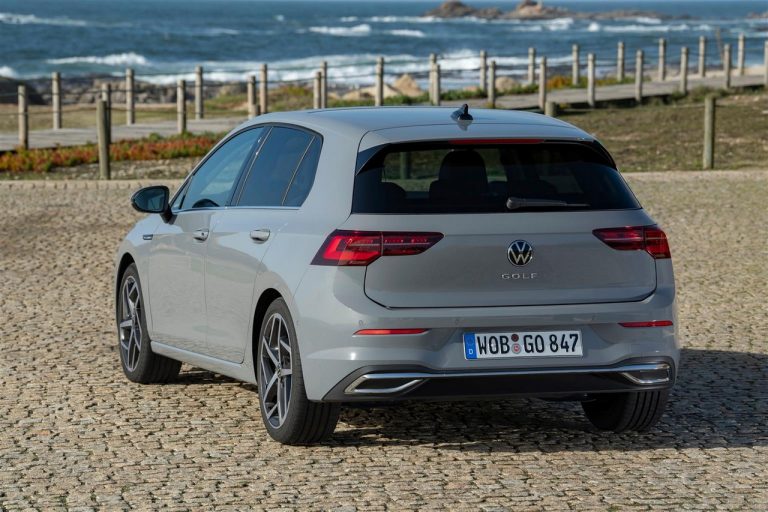 Volkswagen Golf 8: nuove immagini ufficiali