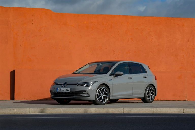 Volkswagen Golf 8: nuove immagini ufficiali