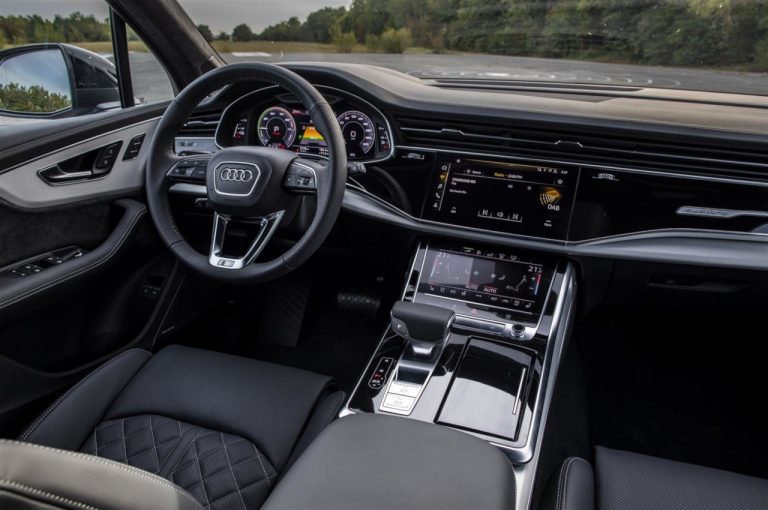 Audi Q7 TFSI e quattro 2020: immagini ufficiali