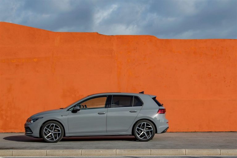 Volkswagen Golf 8: nuove immagini ufficiali