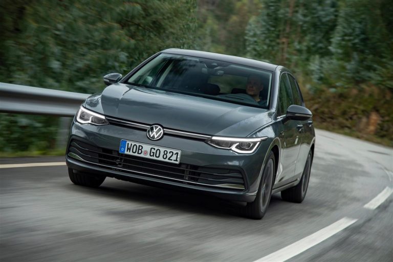 Volkswagen Golf 8: nuove immagini ufficiali
