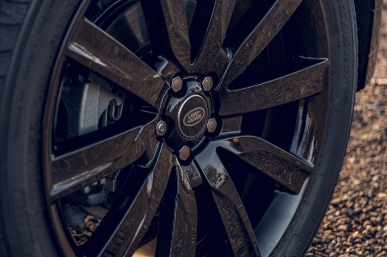 Range Rover Velar R-Dynamic Black 2020: immagini ufficiali