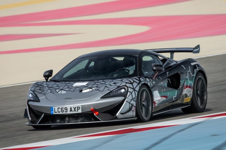 McLaren 620R 2020: immagini ufficiali