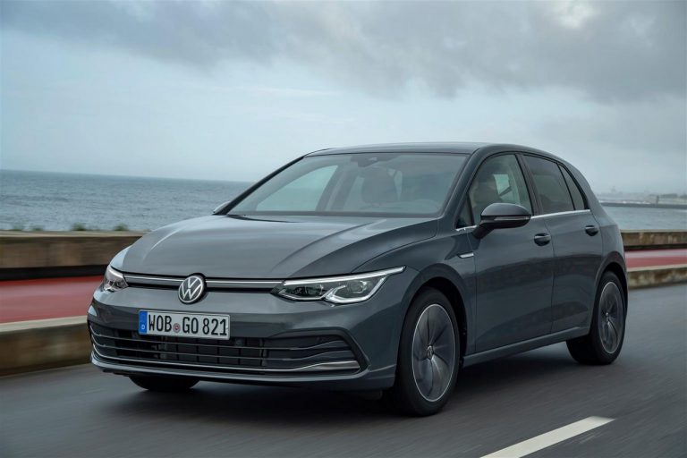 Volkswagen Golf 8: nuove immagini ufficiali