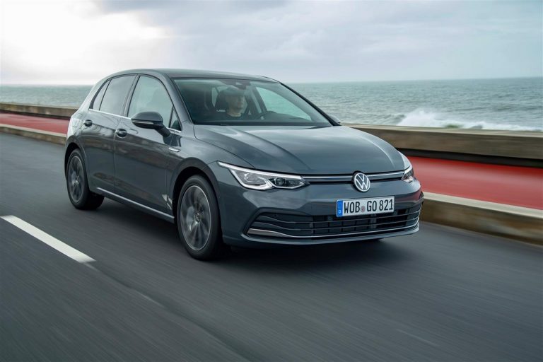 Volkswagen Golf 8: nuove immagini ufficiali