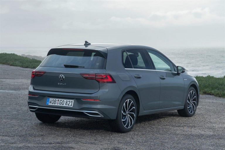 Volkswagen Golf 8: nuove immagini ufficiali
