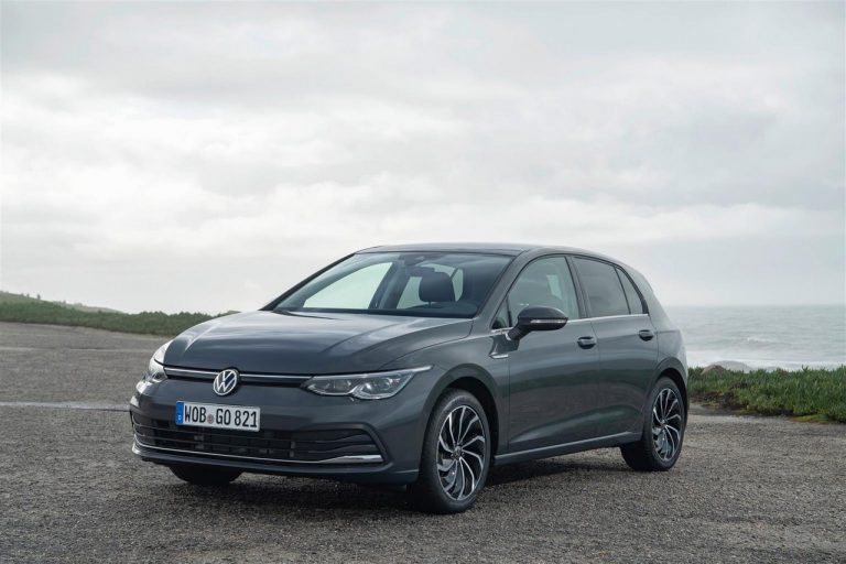 Volkswagen Golf 8: nuove immagini ufficiali