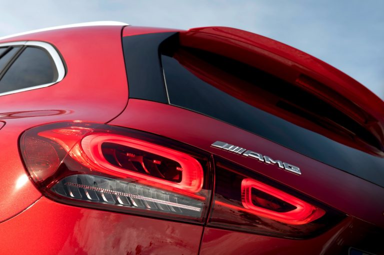 Mercedes GLA 35 AMG 2020: immagini ufficiali