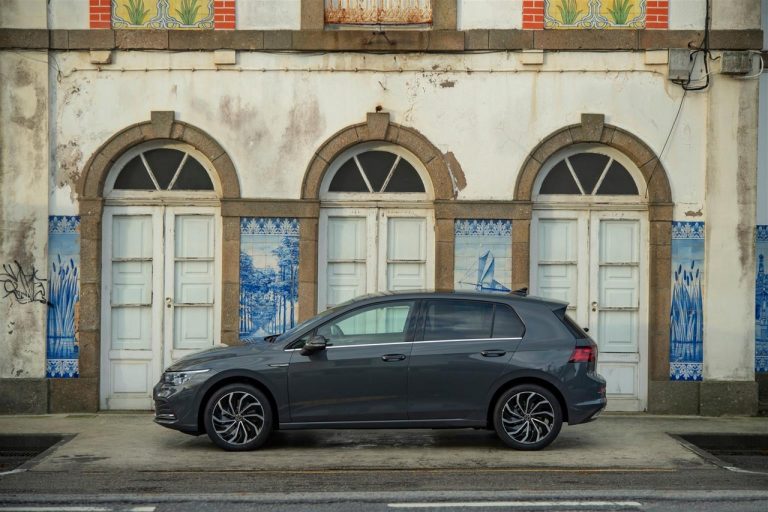 Volkswagen Golf 8: nuove immagini ufficiali