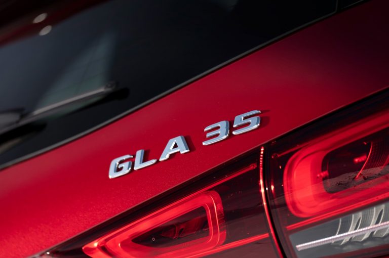 Mercedes GLA 35 AMG 2020: immagini ufficiali
