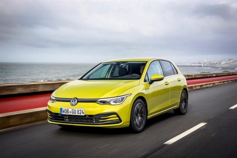 Volkswagen Golf 8: nuove immagini ufficiali