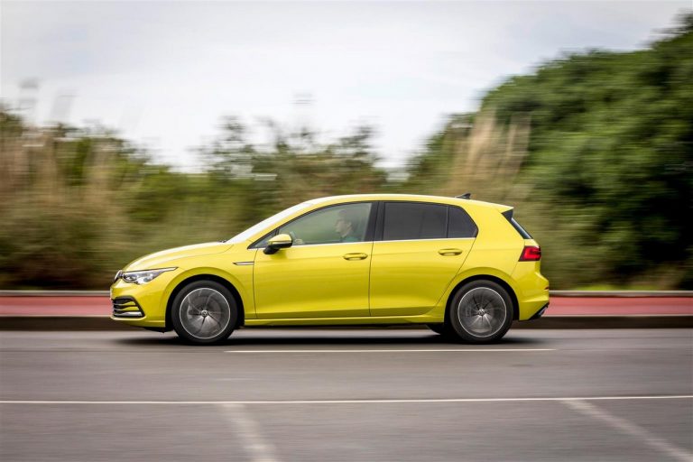 Volkswagen Golf 8: nuove immagini ufficiali