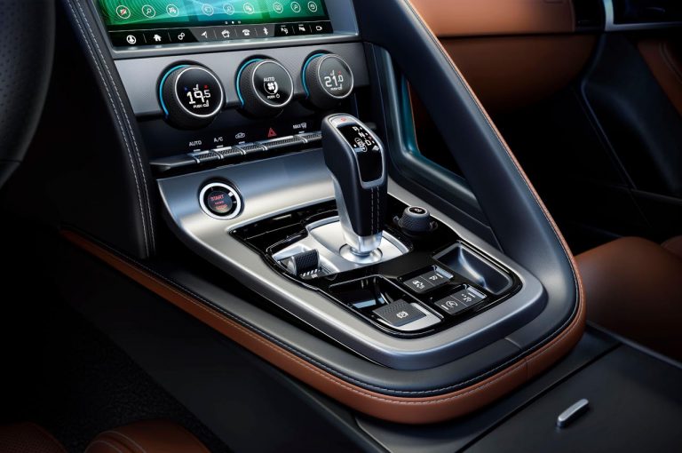 Jaguar F-Type 2020: immagini ufficiali