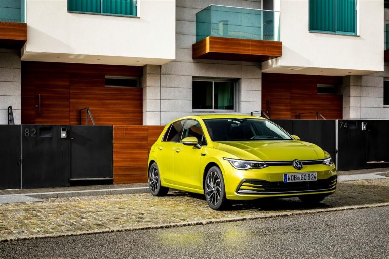 Volkswagen Golf 8: nuove immagini ufficiali