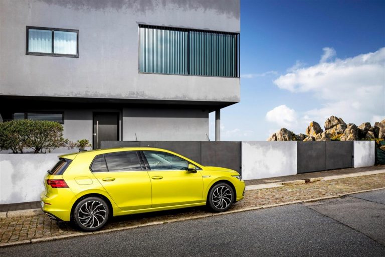 Volkswagen Golf 8: nuove immagini ufficiali