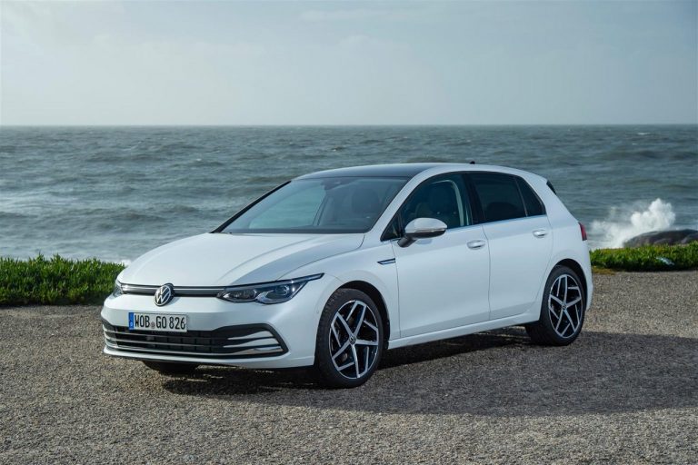 Volkswagen Golf 8: nuove immagini ufficiali
