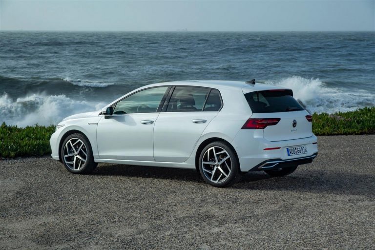 Volkswagen Golf 8: nuove immagini ufficiali