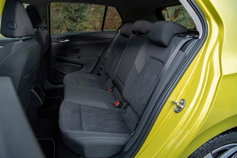 Volkswagen Golf 8: nuove immagini ufficiali