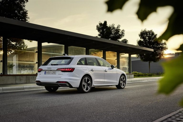 Audi A4 Avant g-tron 2020: immagini ufficiali