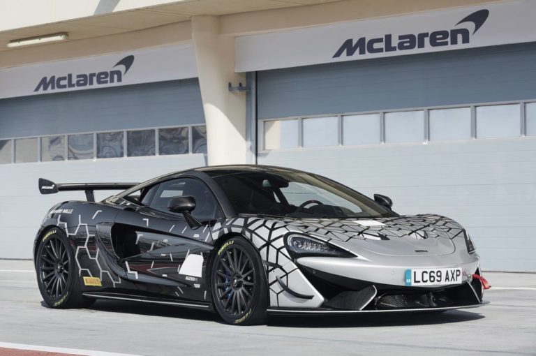McLaren 620R 2020: immagini ufficiali