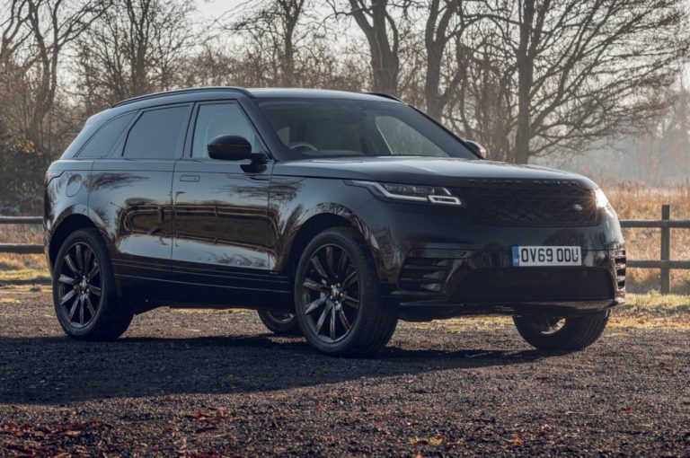 Range Rover Velar R-Dynamic Black 2020: immagini ufficiali