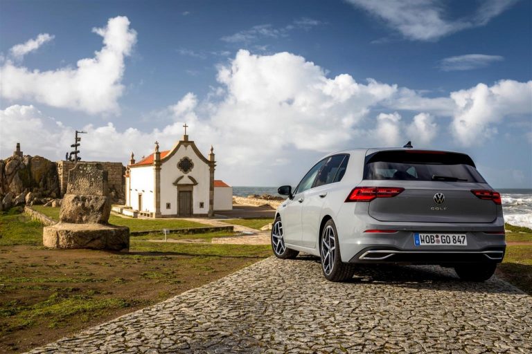 Volkswagen Golf 8: nuove immagini ufficiali