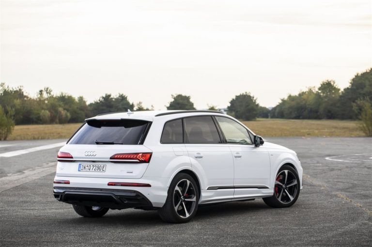 Audi Q7 TFSI e quattro 2020: immagini ufficiali