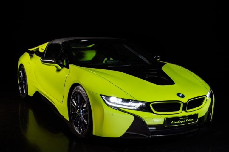 Alcantara e BMW i8 Roadster LimeLight Edition ecologica nel cuore e negli interni