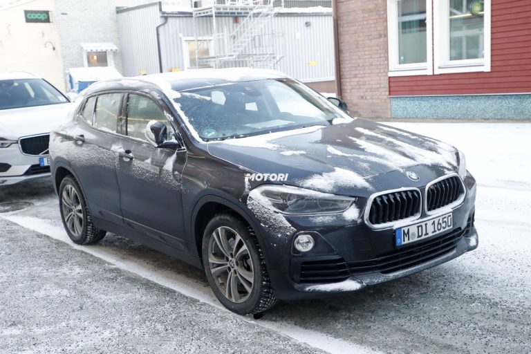 Bmw X2 elettrica, spiata durante i test