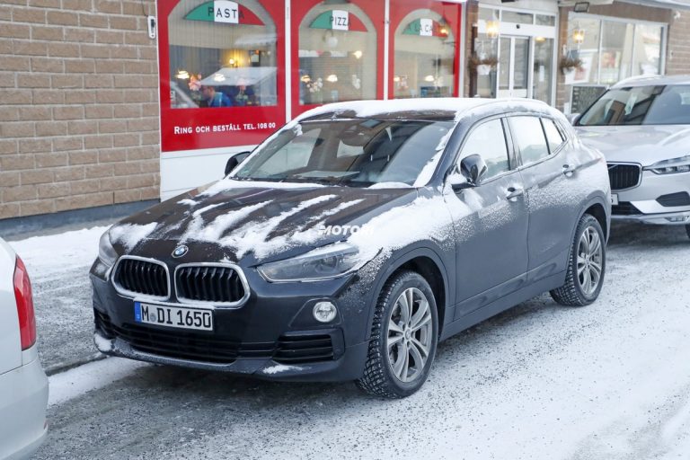 Bmw X2 elettrica, spiata durante i test