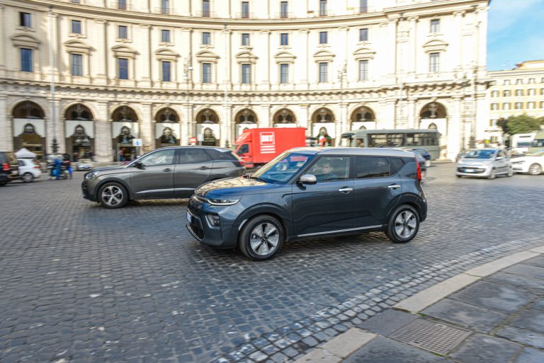 Kia e-Soul tra le bellezze di Roma