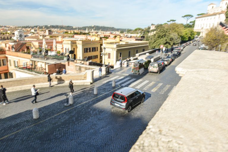 Kia e-Soul tra le bellezze di Roma