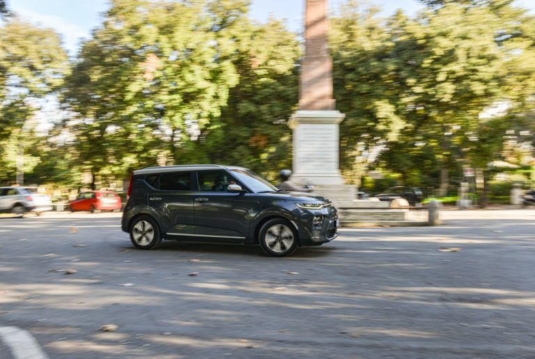 Kia e-Soul tra le bellezze di Roma