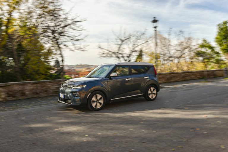 Kia e-Soul tra le bellezze di Roma