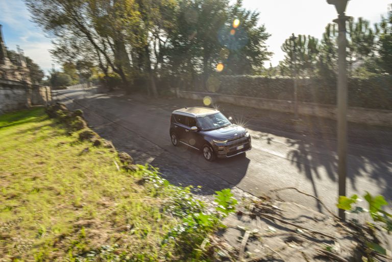 Kia e-Soul tra le bellezze di Roma
