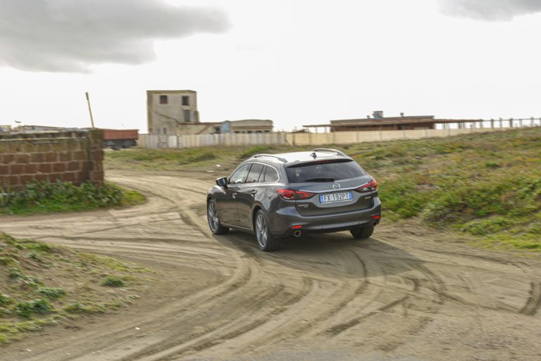 Mazda 6 2.2 Wagon Skyactiv-D AWD: la prova su strada