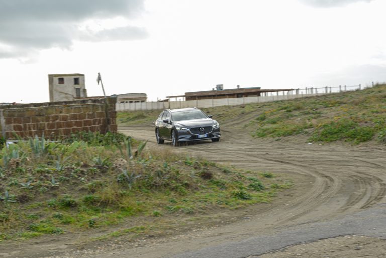 Mazda 6 2.2 Wagon Skyactiv-D AWD: la prova su strada