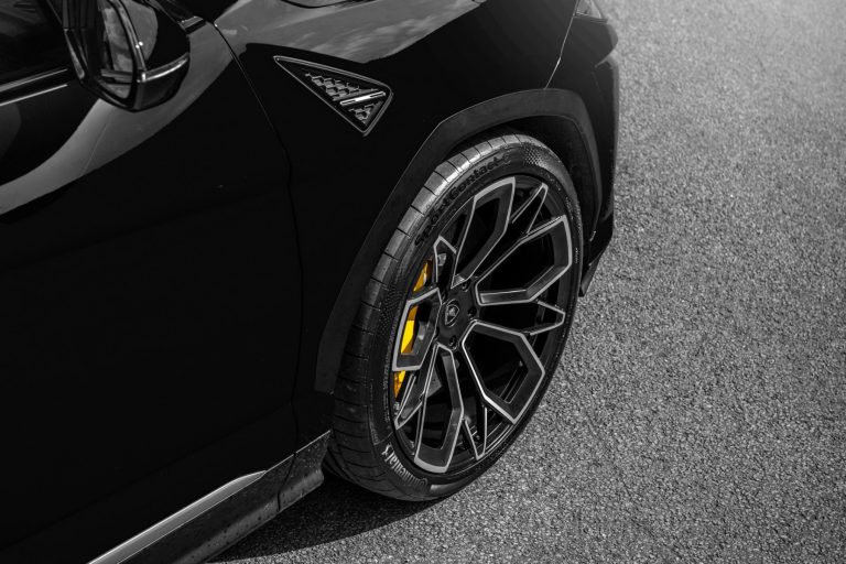 Lamborghini Urus: 808 CV con la cura Wheelsandmore