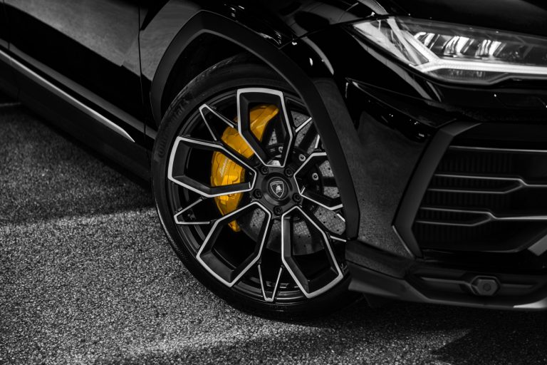 Lamborghini Urus: 808 CV con la cura Wheelsandmore