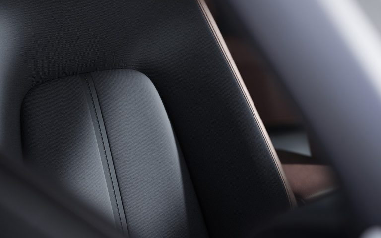 Mazda MX-30: immagini ufficiali