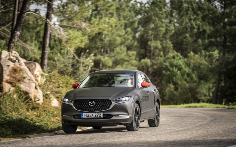 Mazda MX-30: immagini ufficiali