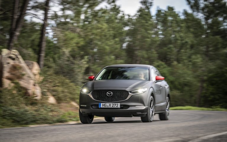 Mazda MX-30: immagini ufficiali